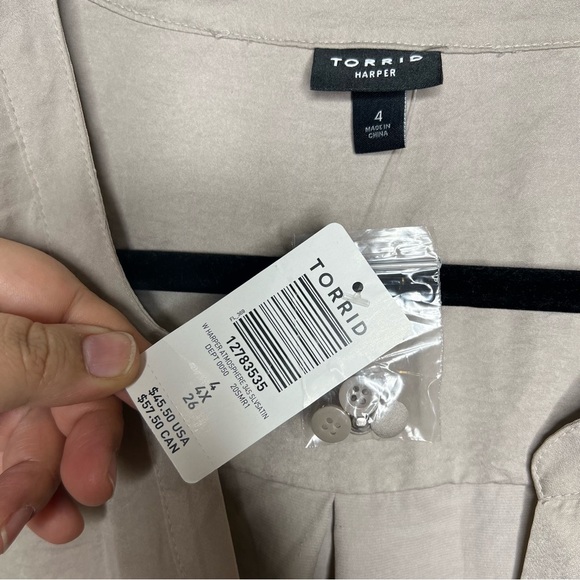 NWT Torrid Harper Satin Pullover 3/4 Sleeve Blouse neutral beige size 4XL. - Picture 9 of 14